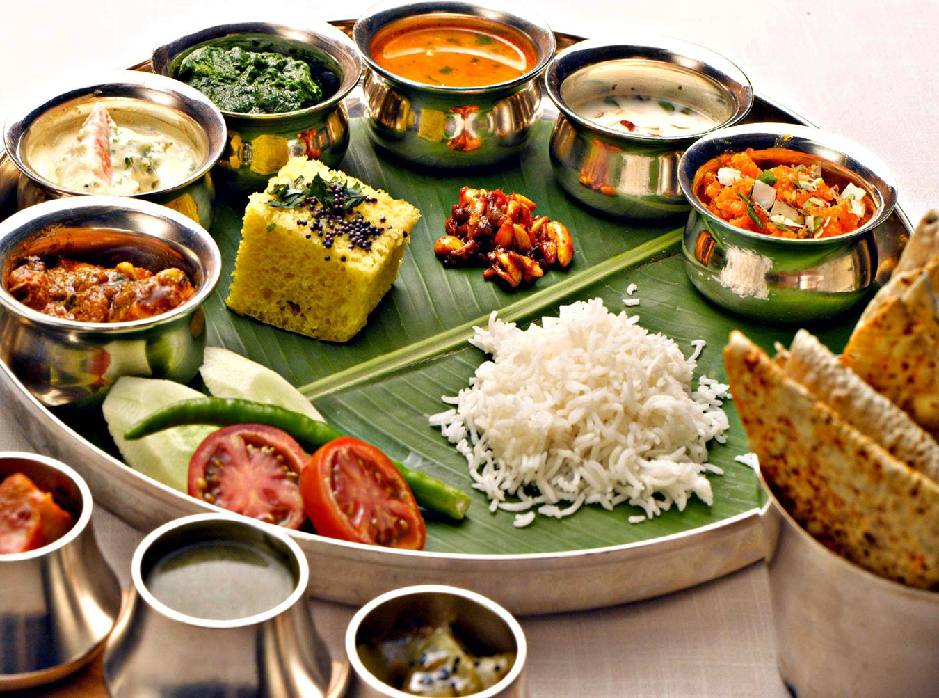 maharashtrian-thali-meal-from-indian-state-of-maharashtra-veg-thali