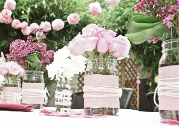 How To Maintain Budget On Wedding Flowers?