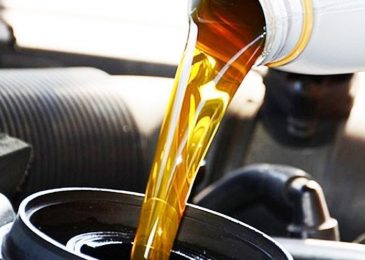 Why Oil Changing Service Is Never Done Alone?