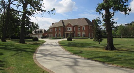 Top 5 Tips To Hire A Contractor For Your Driveway Project